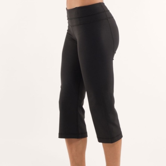 GUC Lululemon Black Groove Crop Pants- Size 10 - Picture 3 of 10